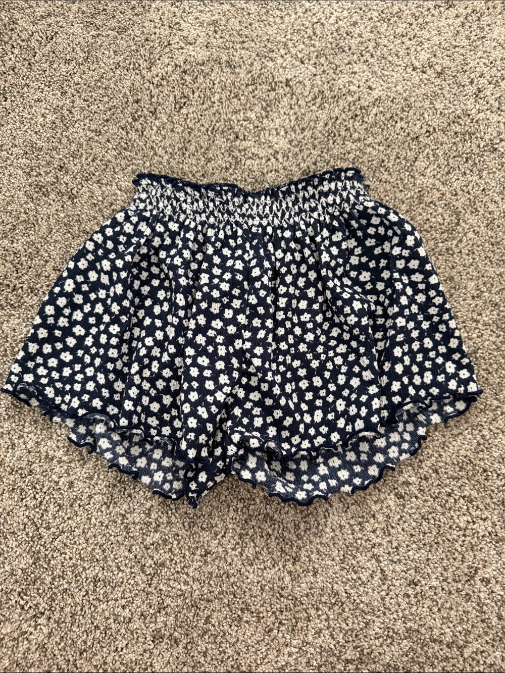 Zara 18-24 month Girls Navy and White Floral Smocked Waist Shorts